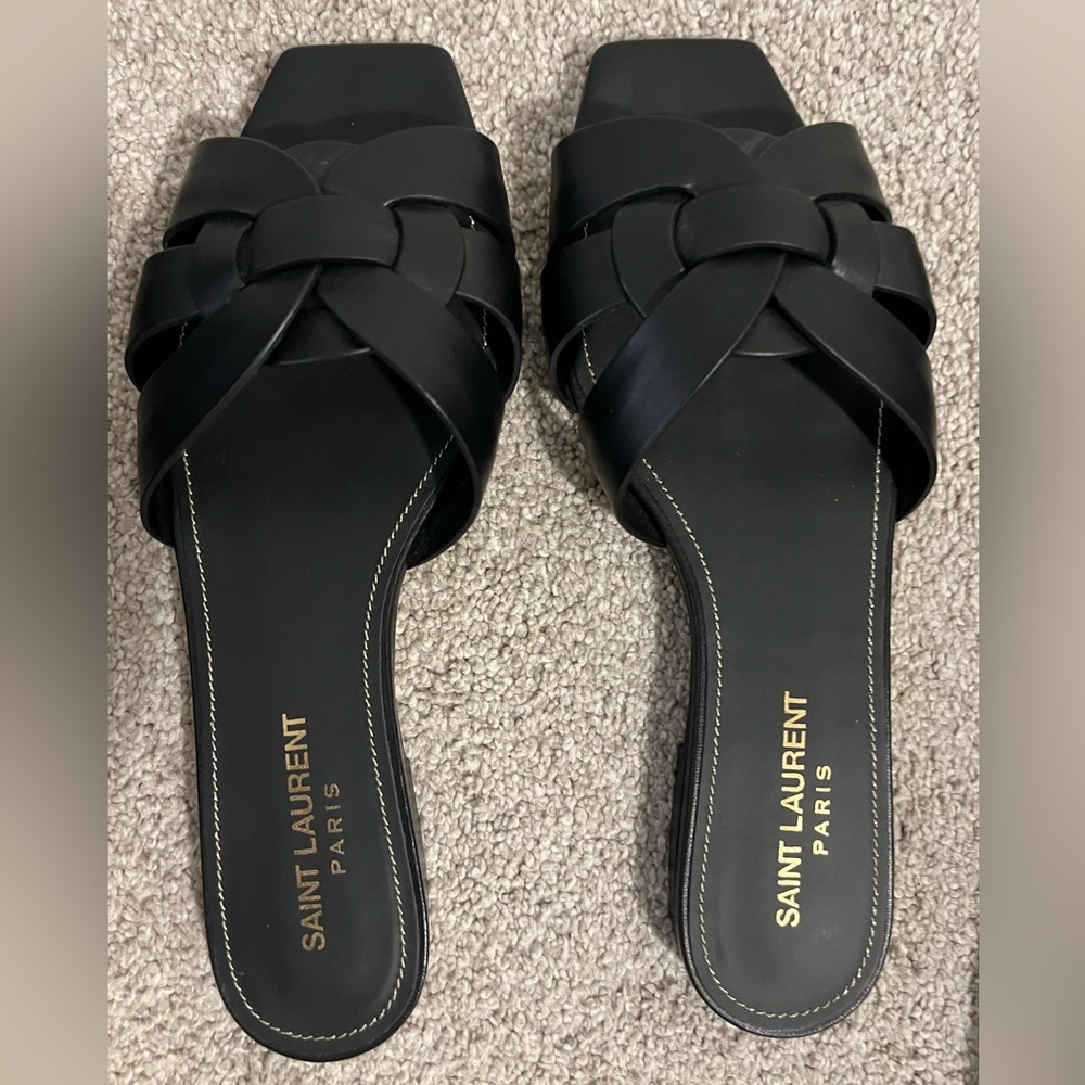 Worn once! Too small for my feet post pregnancy:( In near perfect condition.